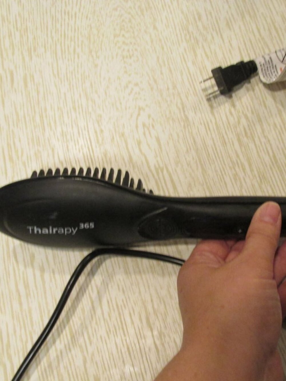 electric straightening brush